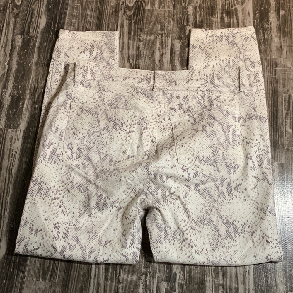LOFT Skinny Jeans in Cream with Taupe Snake Print - 8 - Picture 7 of 10